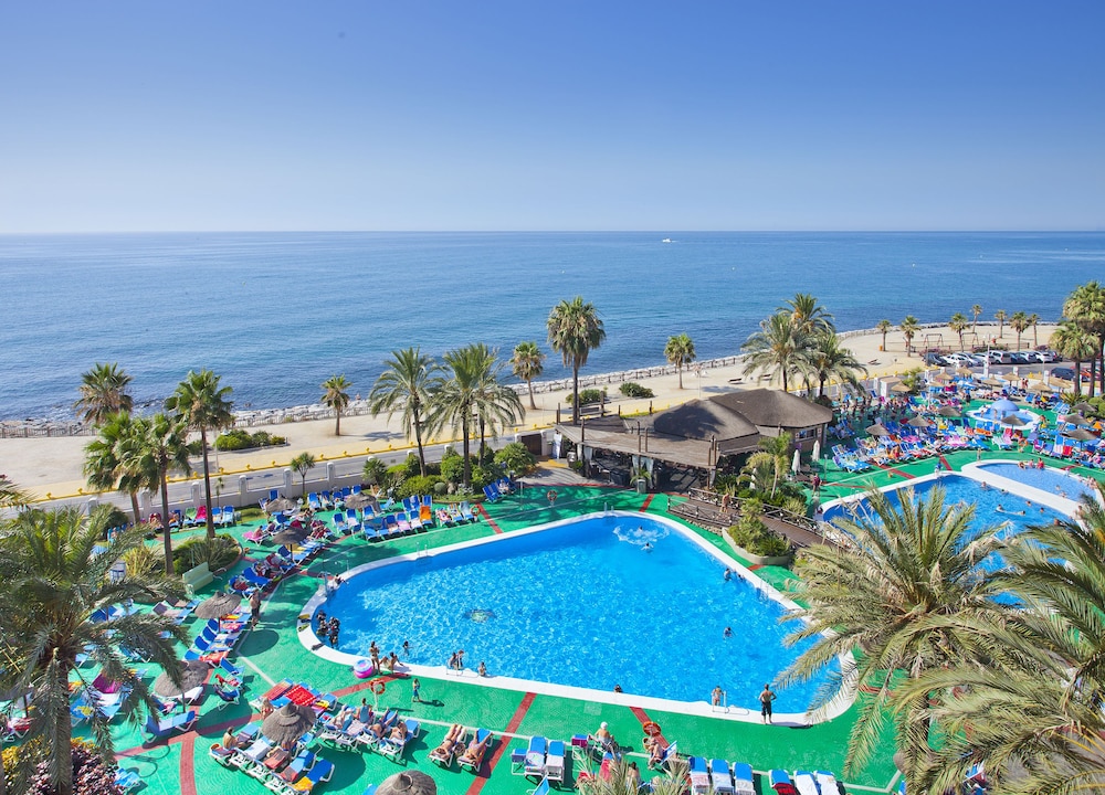 Sunset Beach Club Aparthotel 48/50