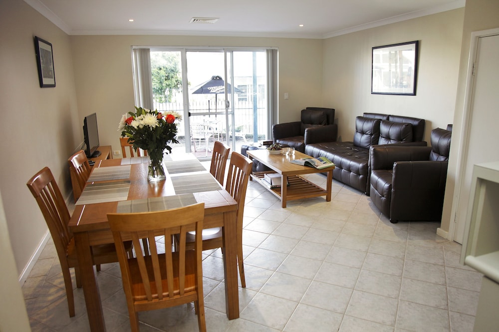 MANDURAH QUAY RESORT 51/72