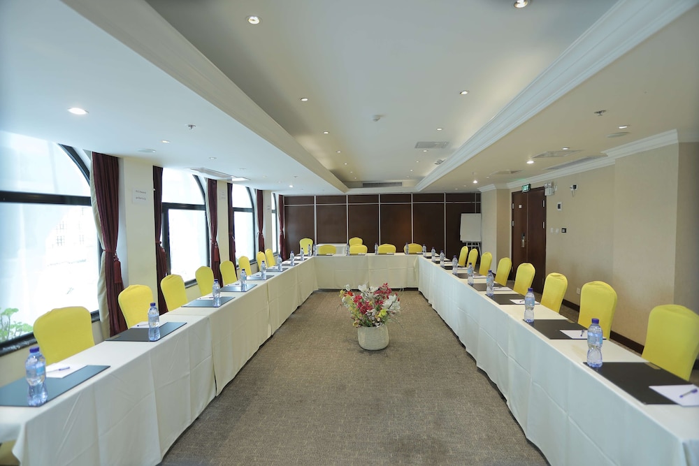 Golden Tulip Addis Ababa 35/50