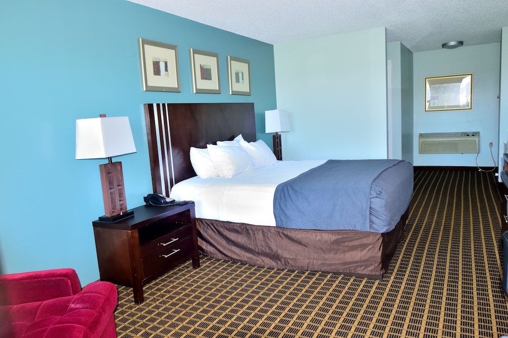 Econo Lodge 23/37