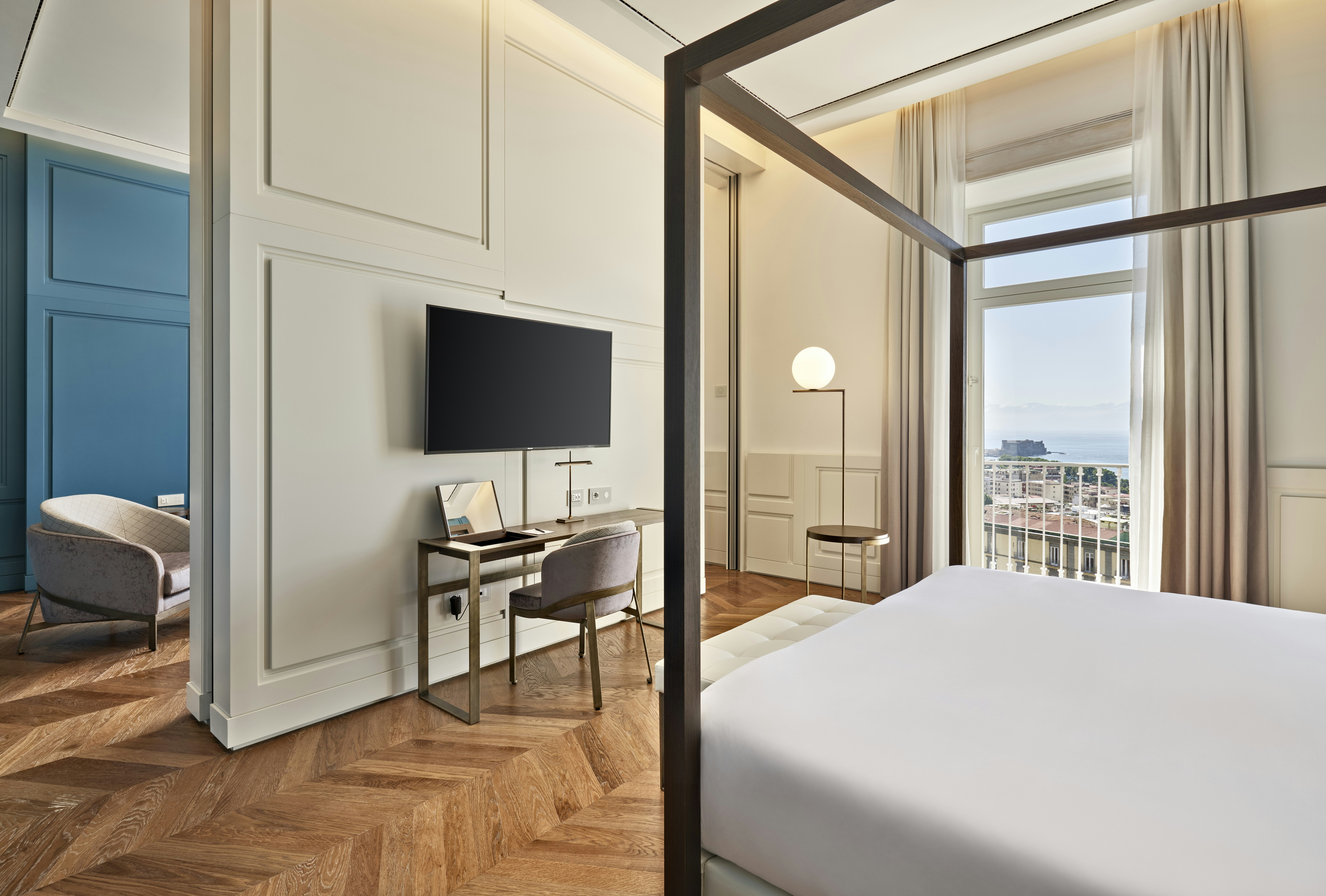 De Bonart Naples, Curio Collection by Hilton 14/50