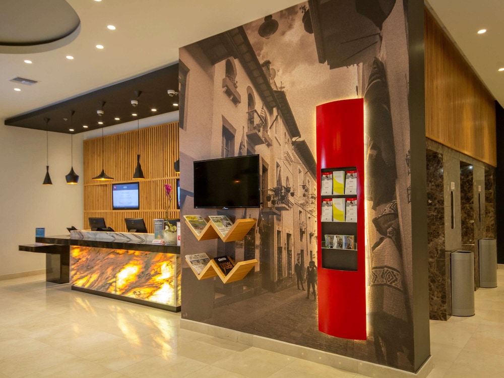 Ibis Quito 7/61