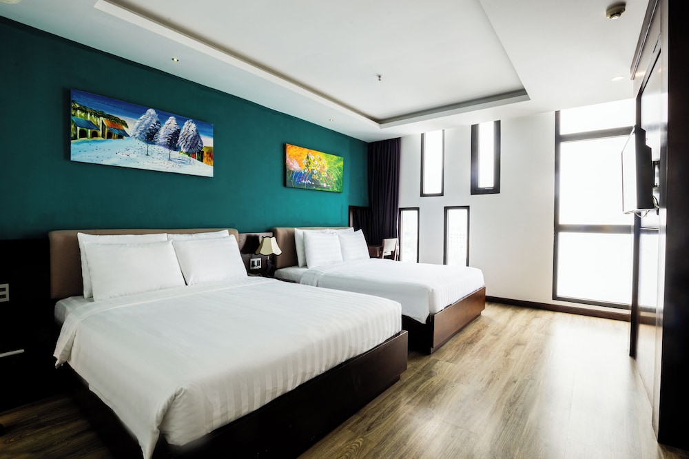 Golden Sun Hotel 39/60
