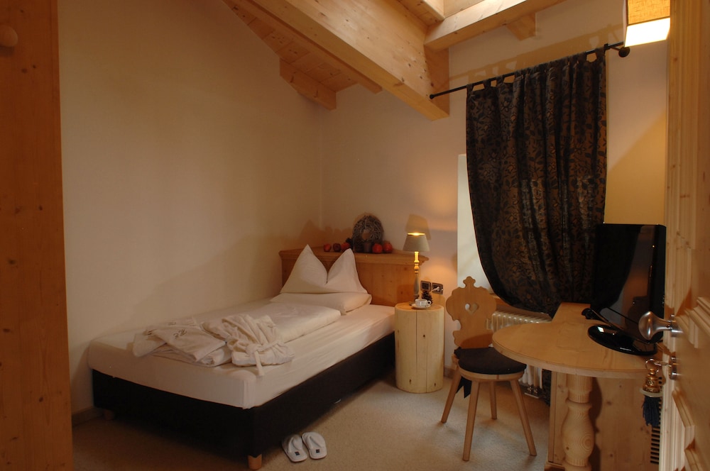ROMANTIC HOTEL EXCELSIOR 19/45
