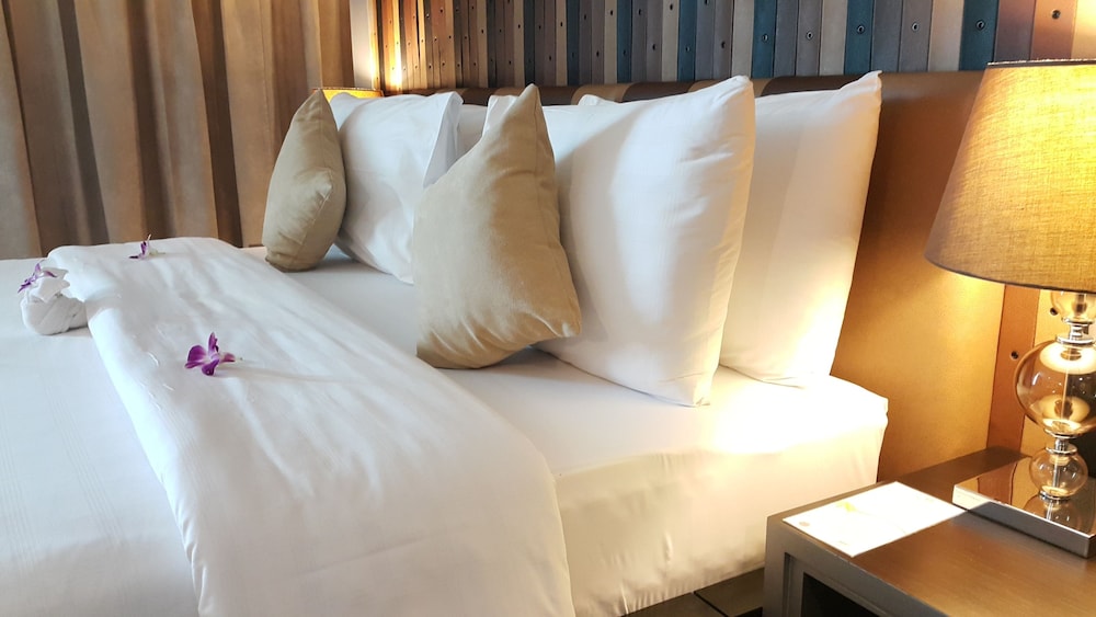 Way Hotel 32/73