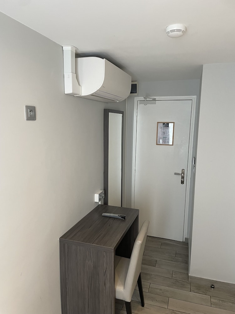 Marys Hotel Republique 36/60
