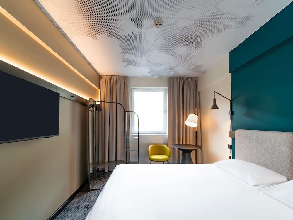 RENOVATED, SUPERIOR, DOUBLE BED