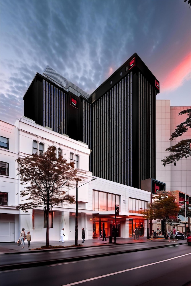 Radisson RED Auckland 1/50