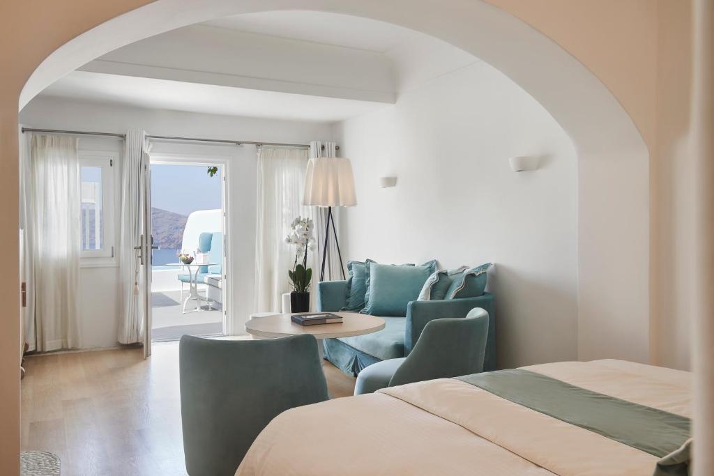 Honeymoon, Suite, Caldera and Pool View