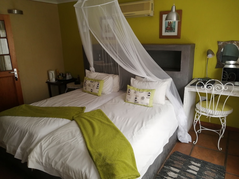 STANDARD, DOUBLE OR TWIN BED