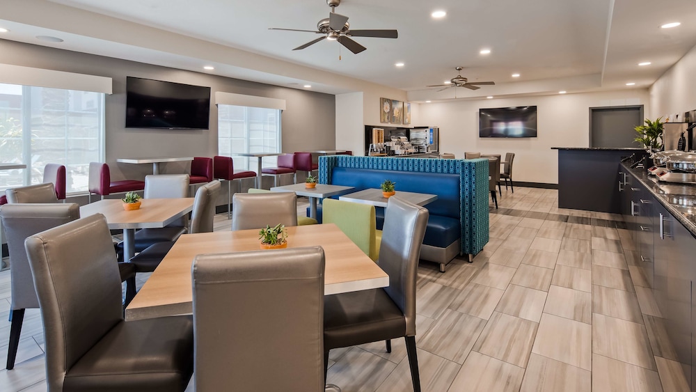 Best Western Plus Yuma Foothills Inn & Suites 31/41