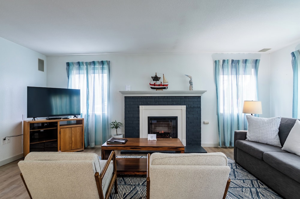 Inn at Haystack Rock 38/71