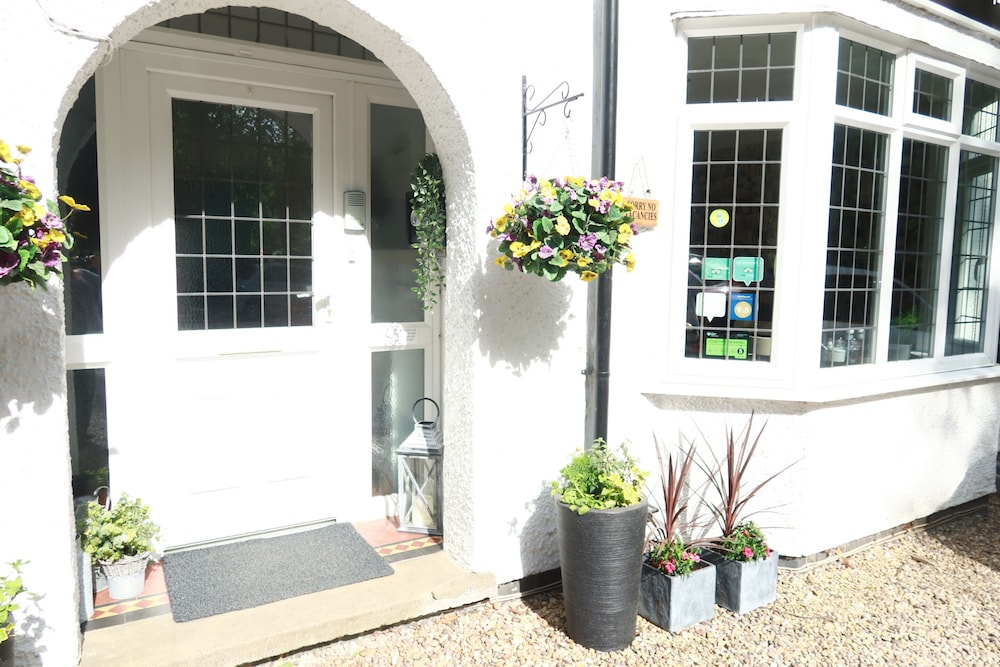 Avonlea Guest House 4/66