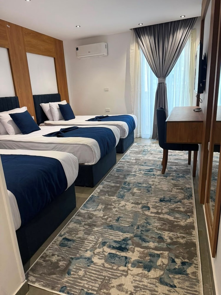 The Grand Delta Hotel 21/50