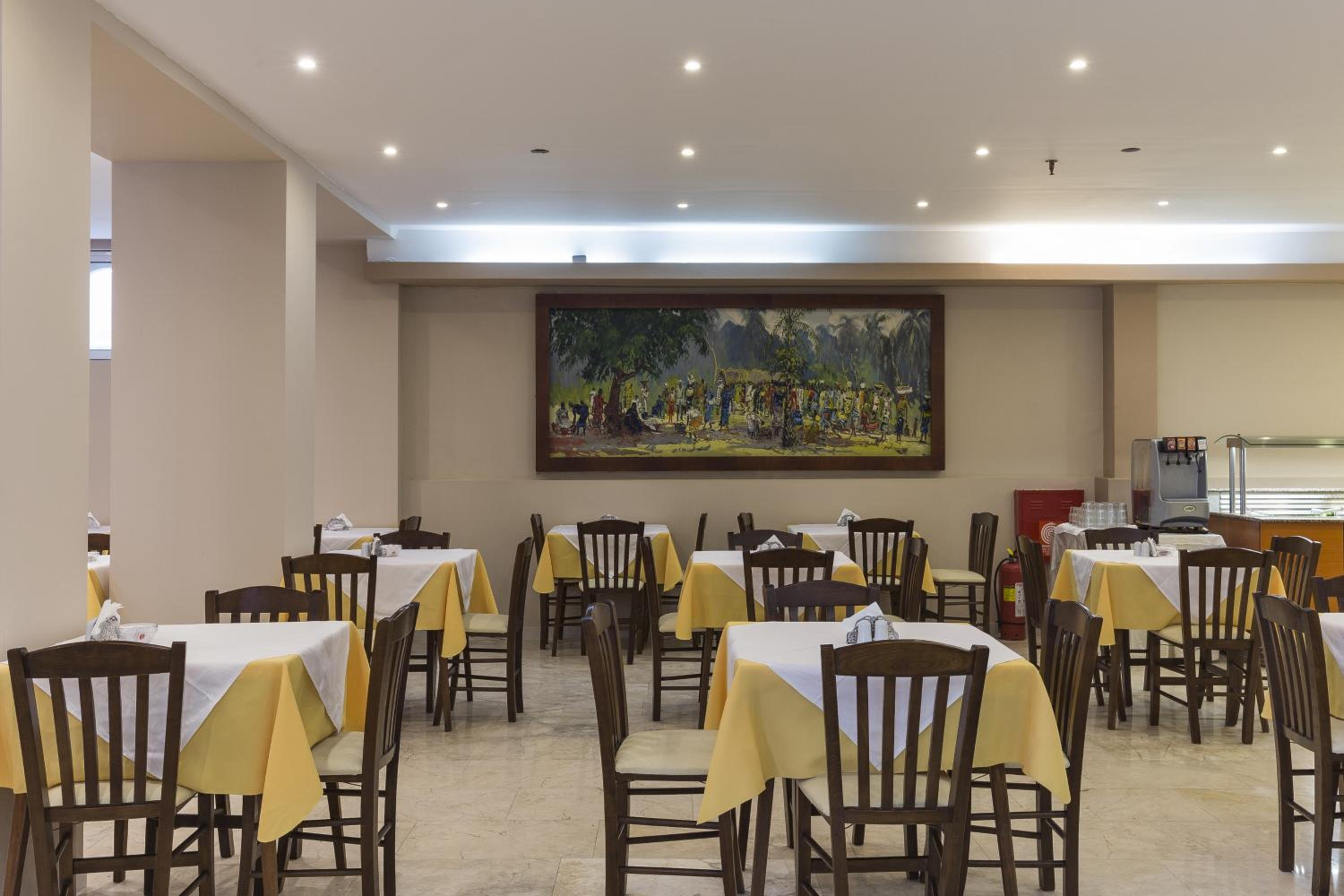 Africa Hotel 34/48