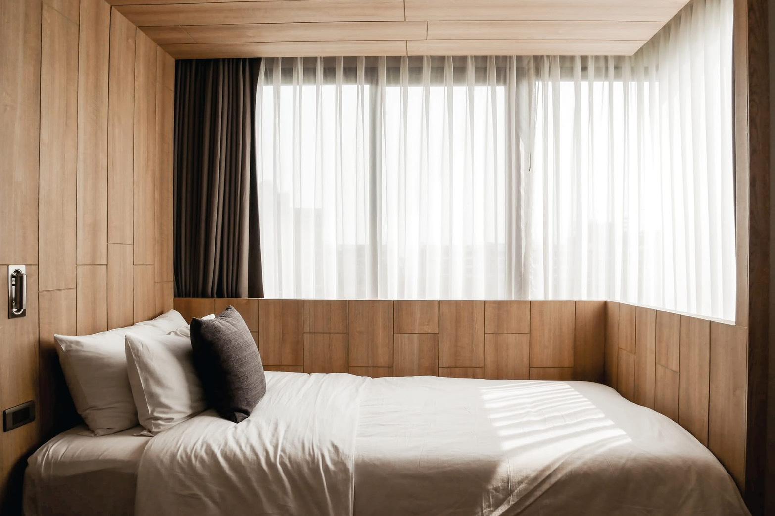 2 Bedrooms, Suite, 1 King and 1 Single Beds