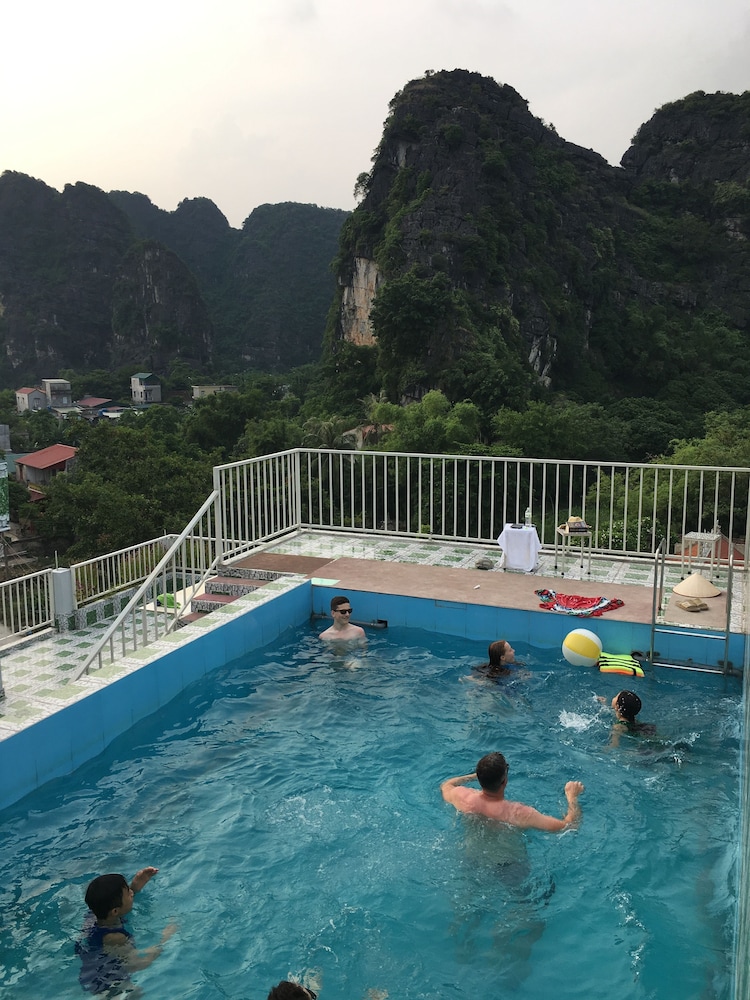Limestone Boutique Hotel 64/76