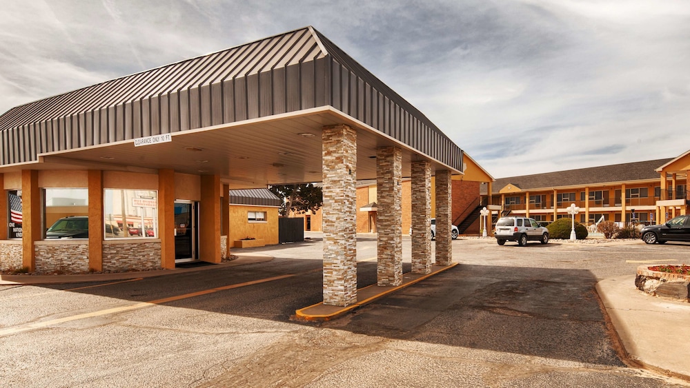 Best Western Red Carpet Inn 3/28