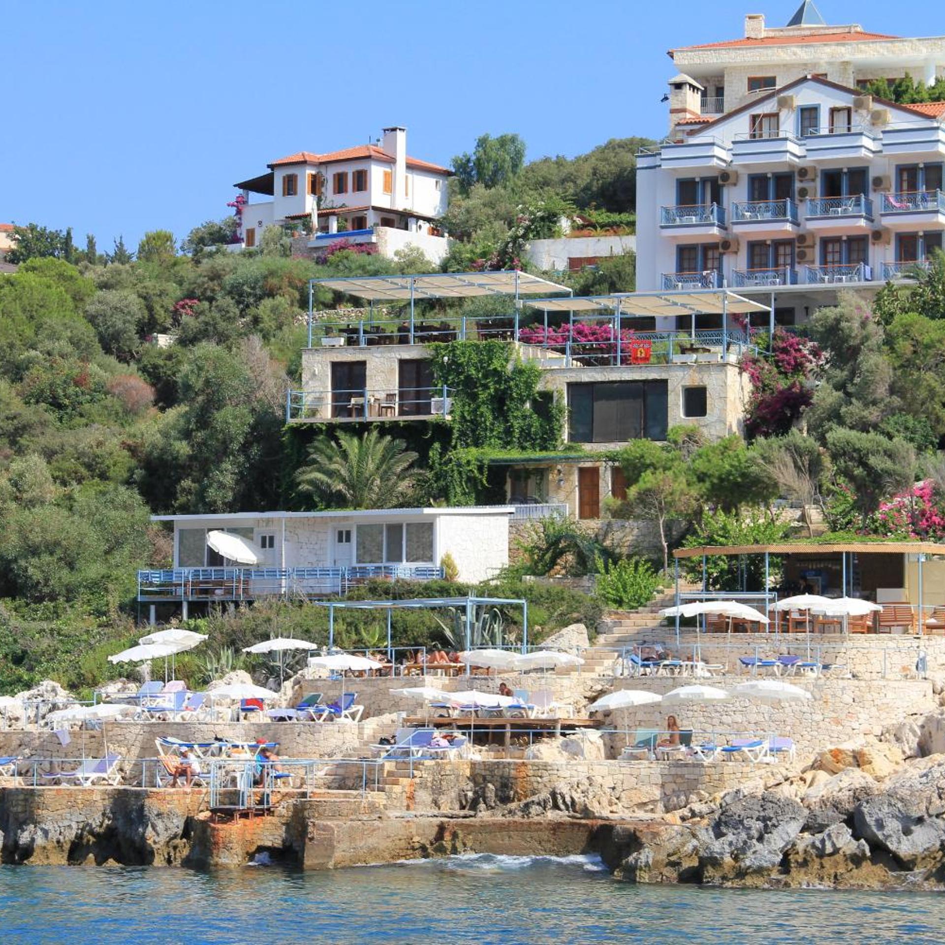 Korsan Ada Hotel 46/58