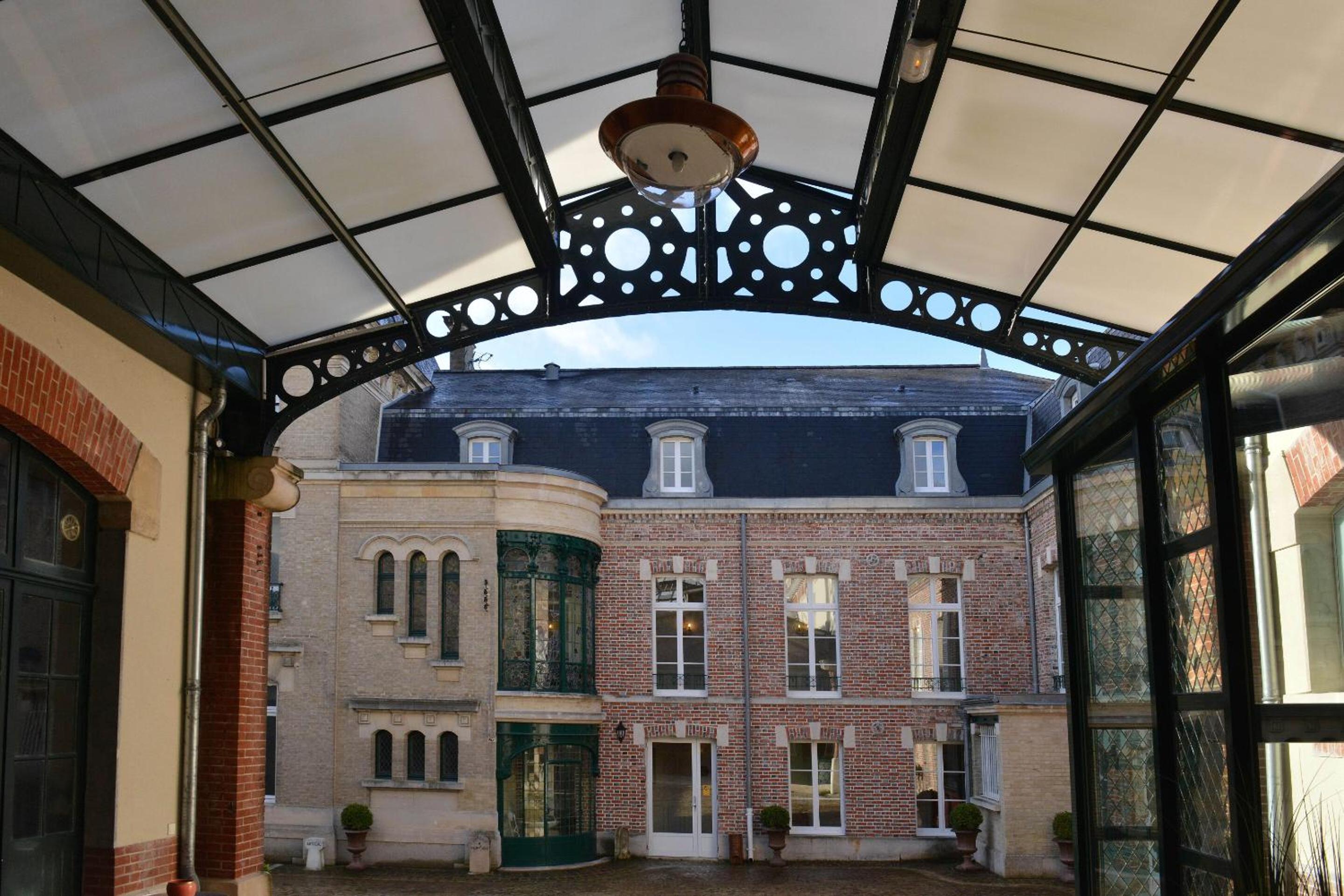 Hotel Castel Jeanson 3/23