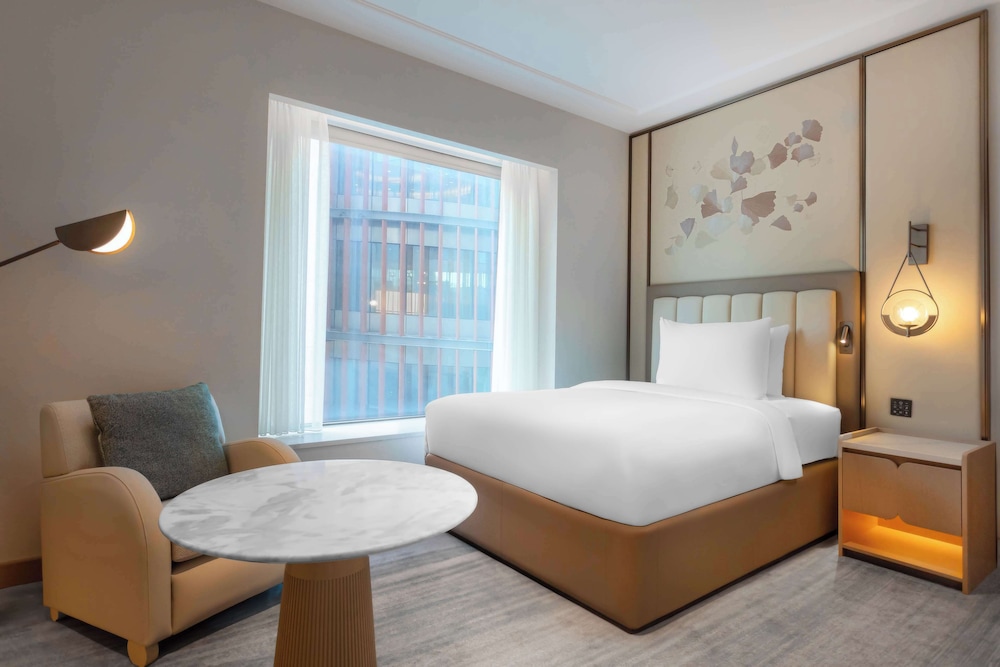 DELUXE, DOUBLE BED, ACCESSIBLE