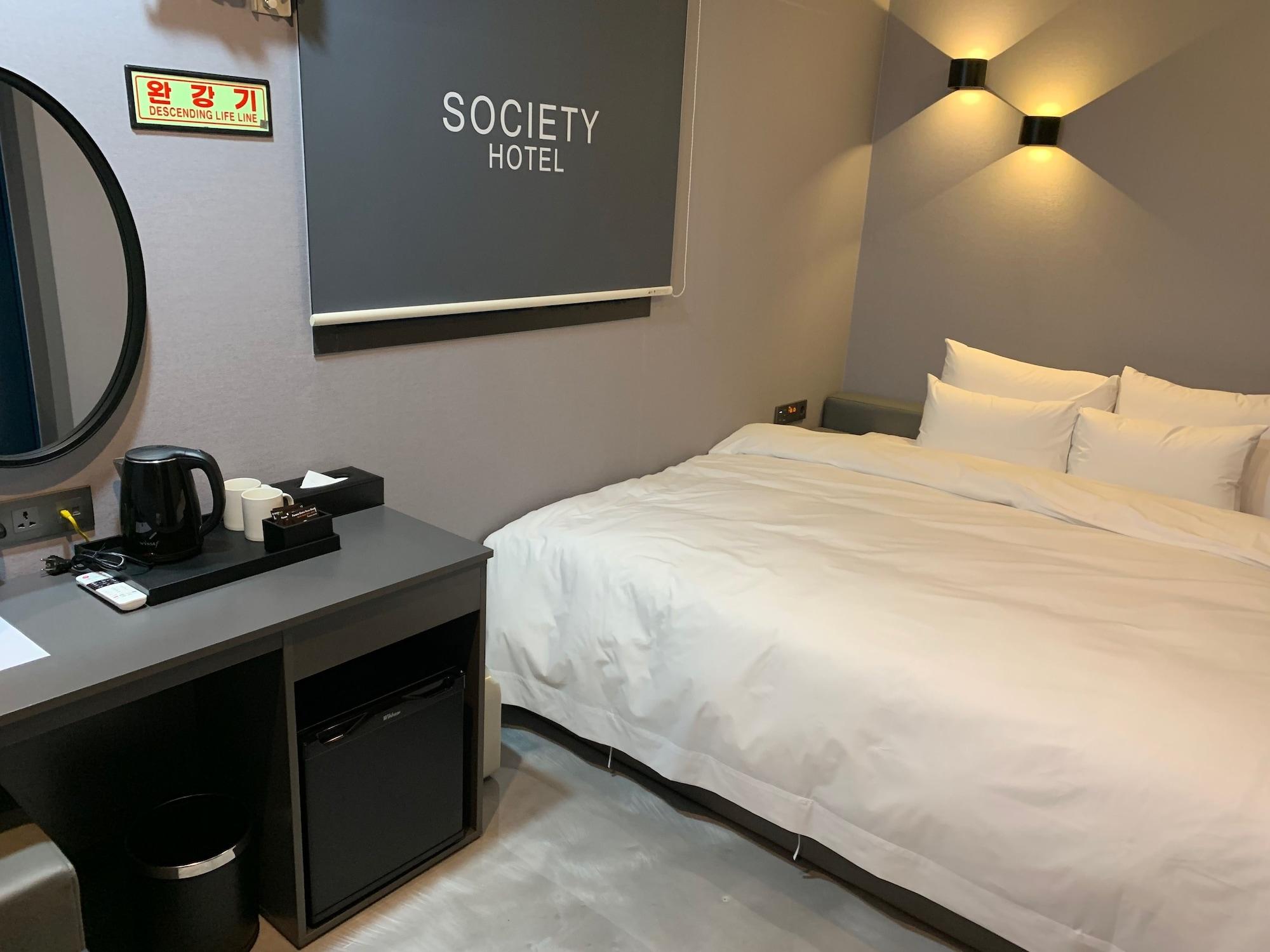 Hotel Society 23/54