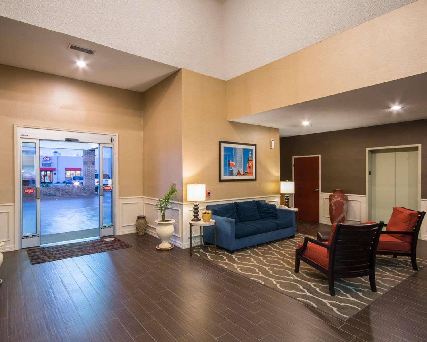 Comfort Inn & Suites Red Oak - Dallas Area 13/23