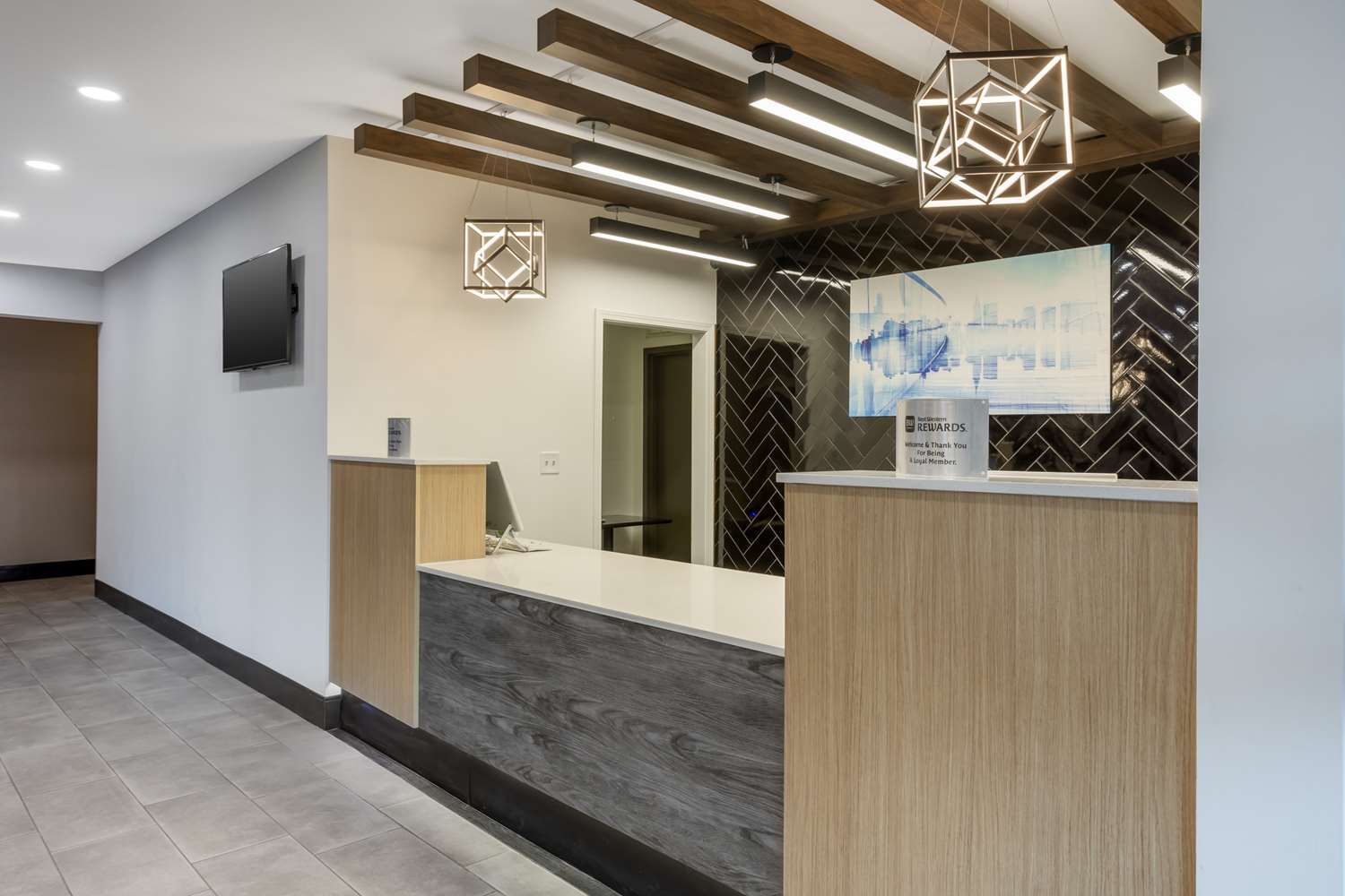 Best Western Plus Columbia Inn 6/53