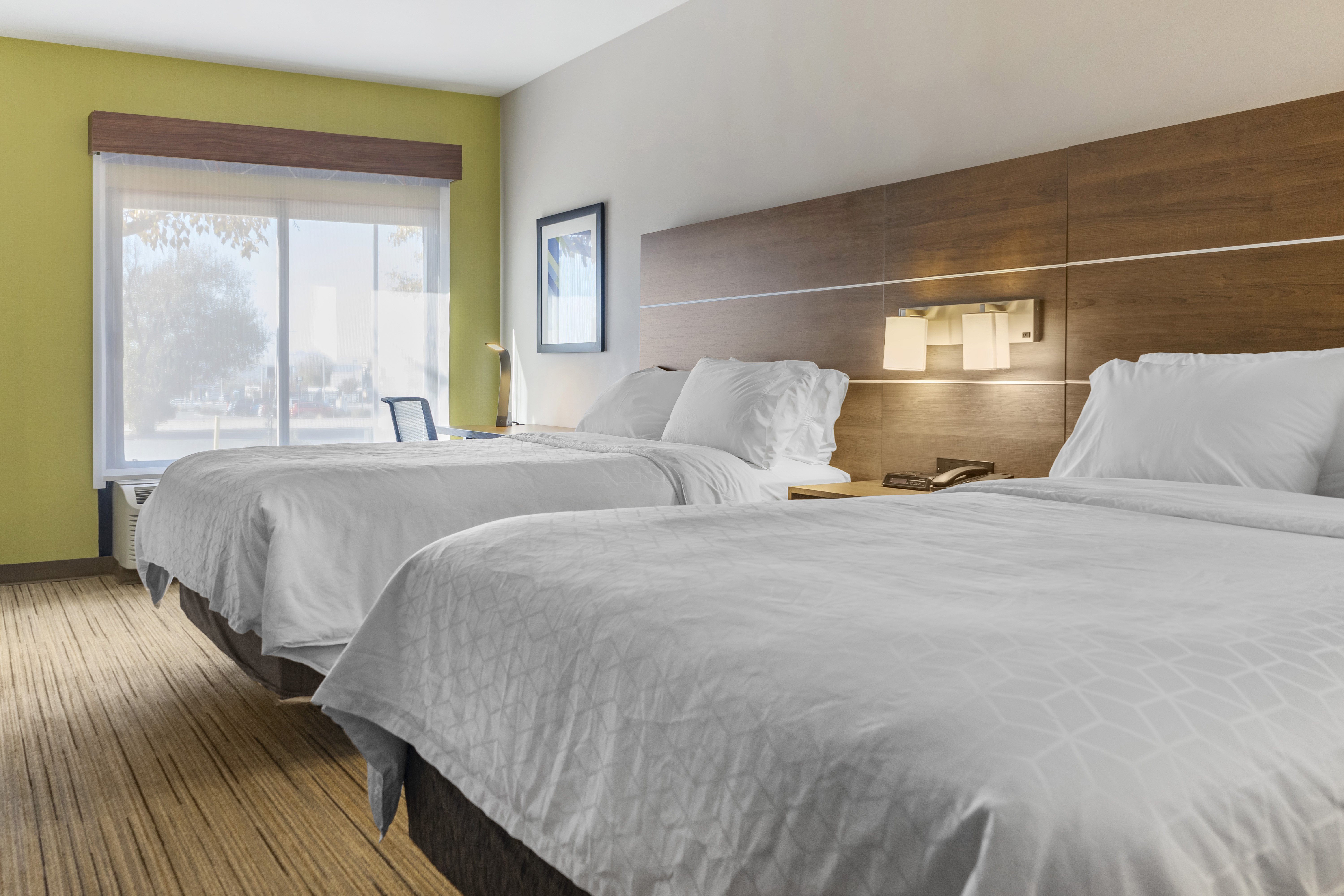 Holiday Inn Express Hotel And Suites Albuquerque Midtown 8/26