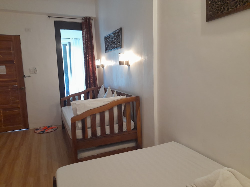 Marnin's Place Boracay 18/50