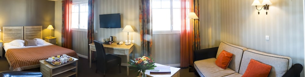 Qualys Hotel Almoria 56/75