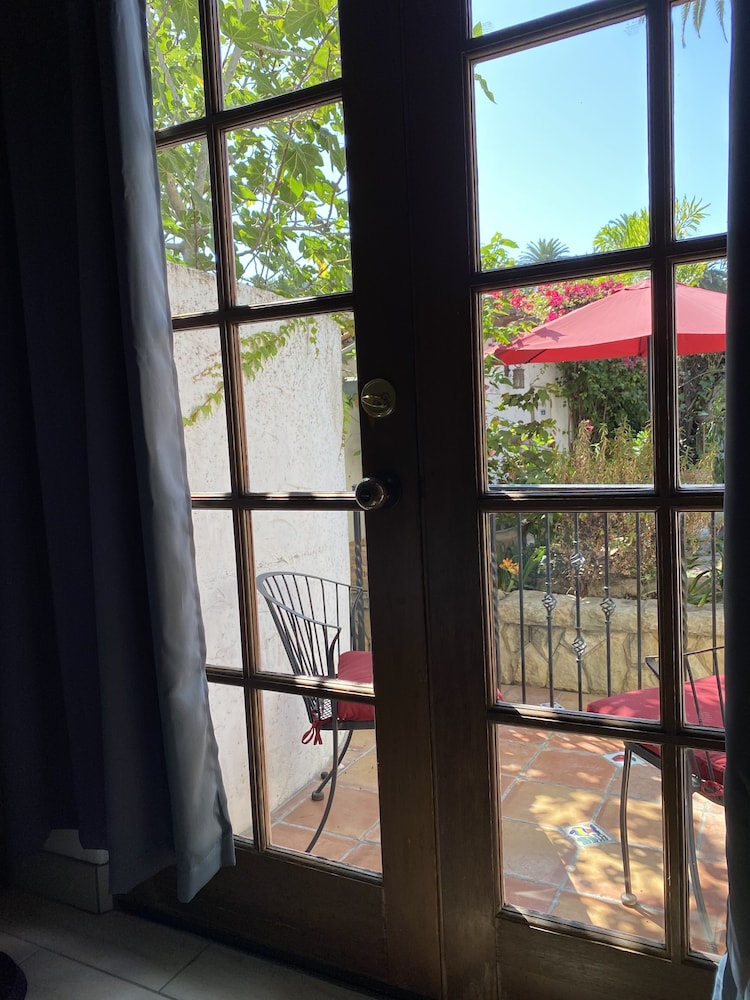 Villa Rosa Inn 39/78