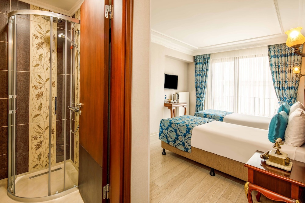 Rast Hotel 16/72