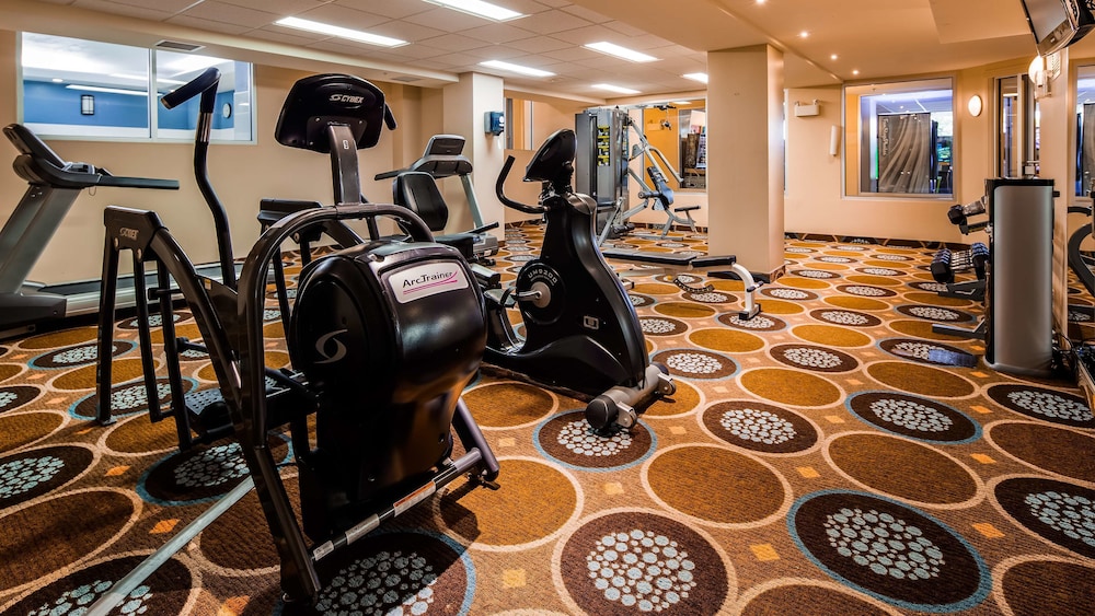 Best Western Plus Chocolate Lake Hotel 35/80