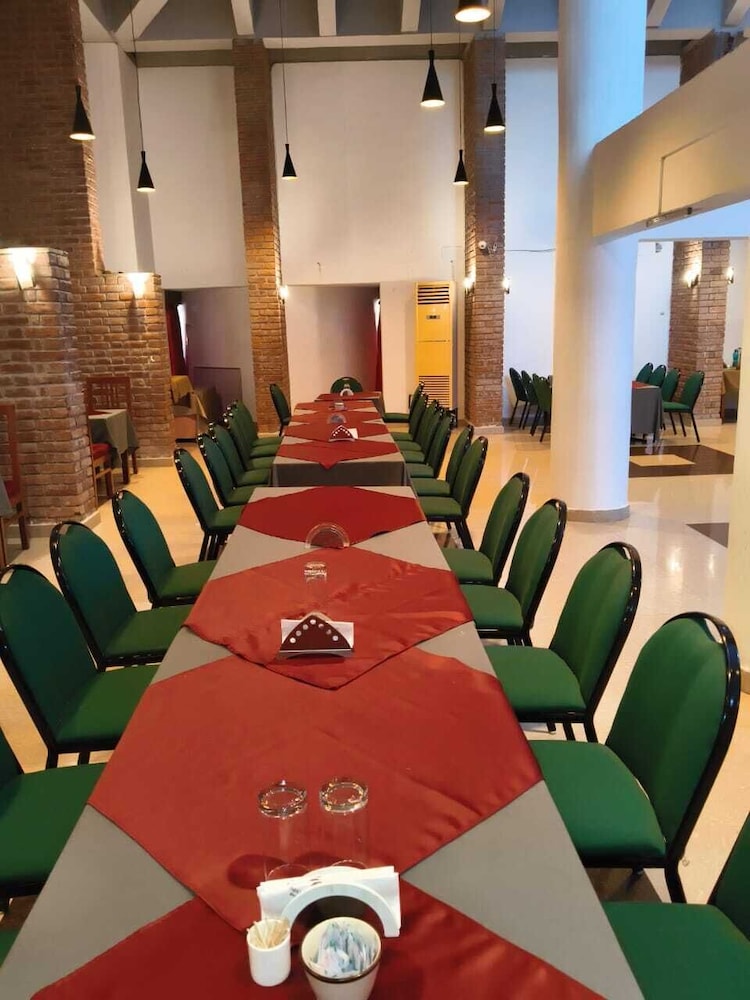 INDO HOKKE HOTEL 36/50
