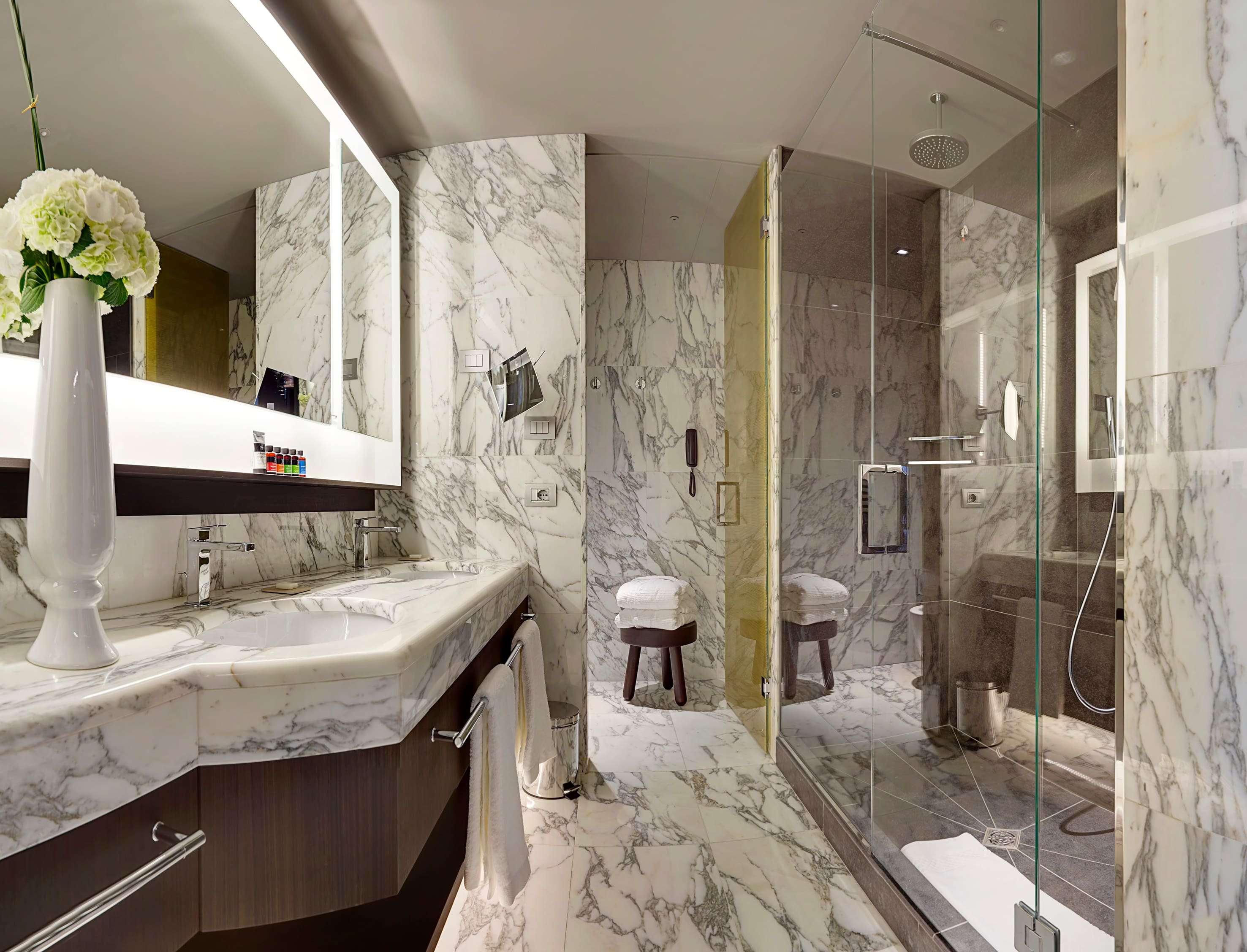 Extra Me, Junior Suite, City View