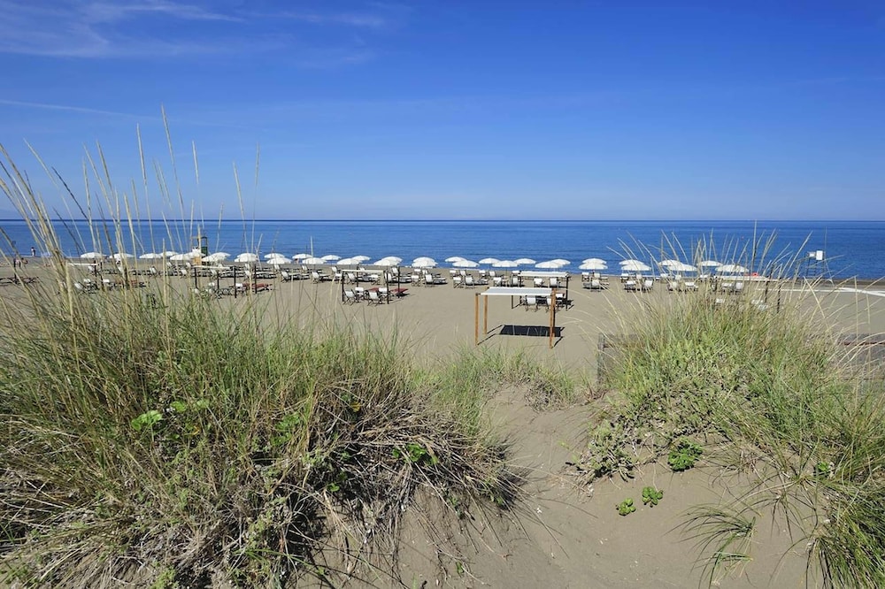 Tombolo Talasso Resort 68/72