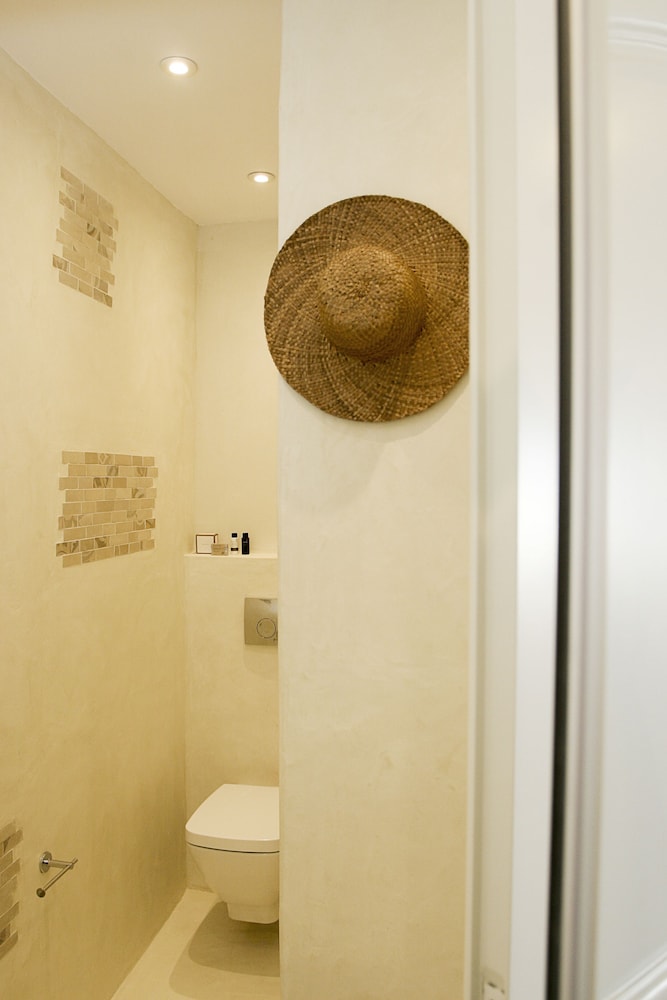 Anatoli Luxury Studios & Suites 45/50