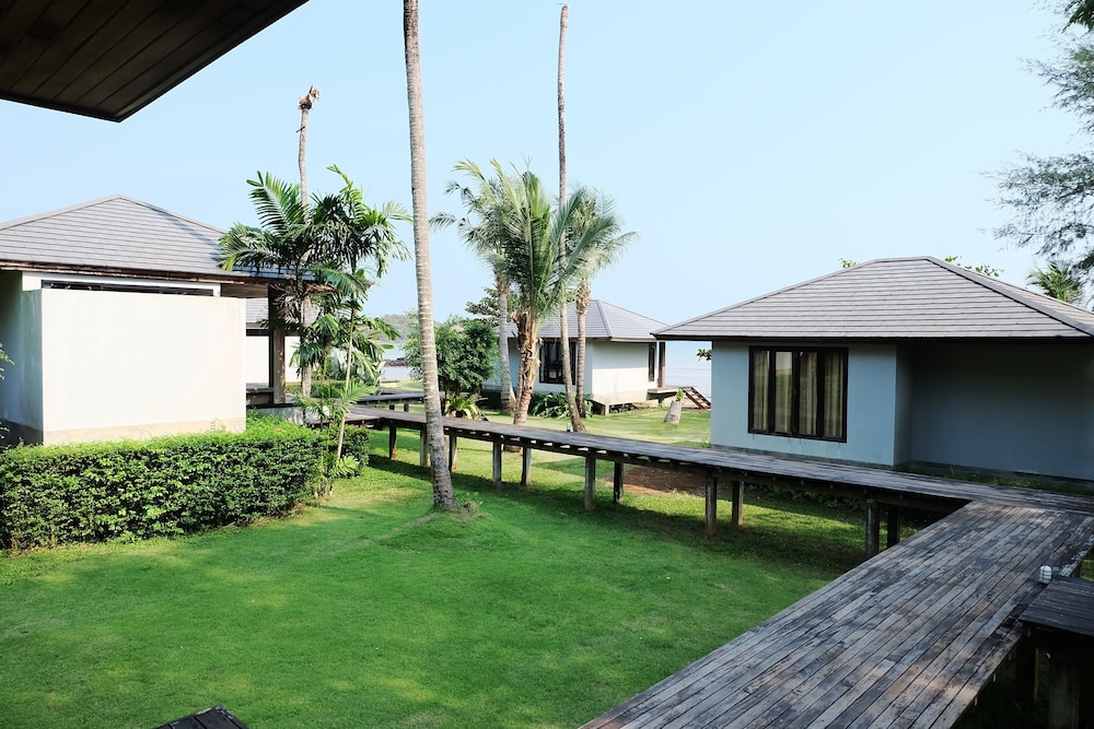 Plub Pla Koh Mak Retreat 47/68