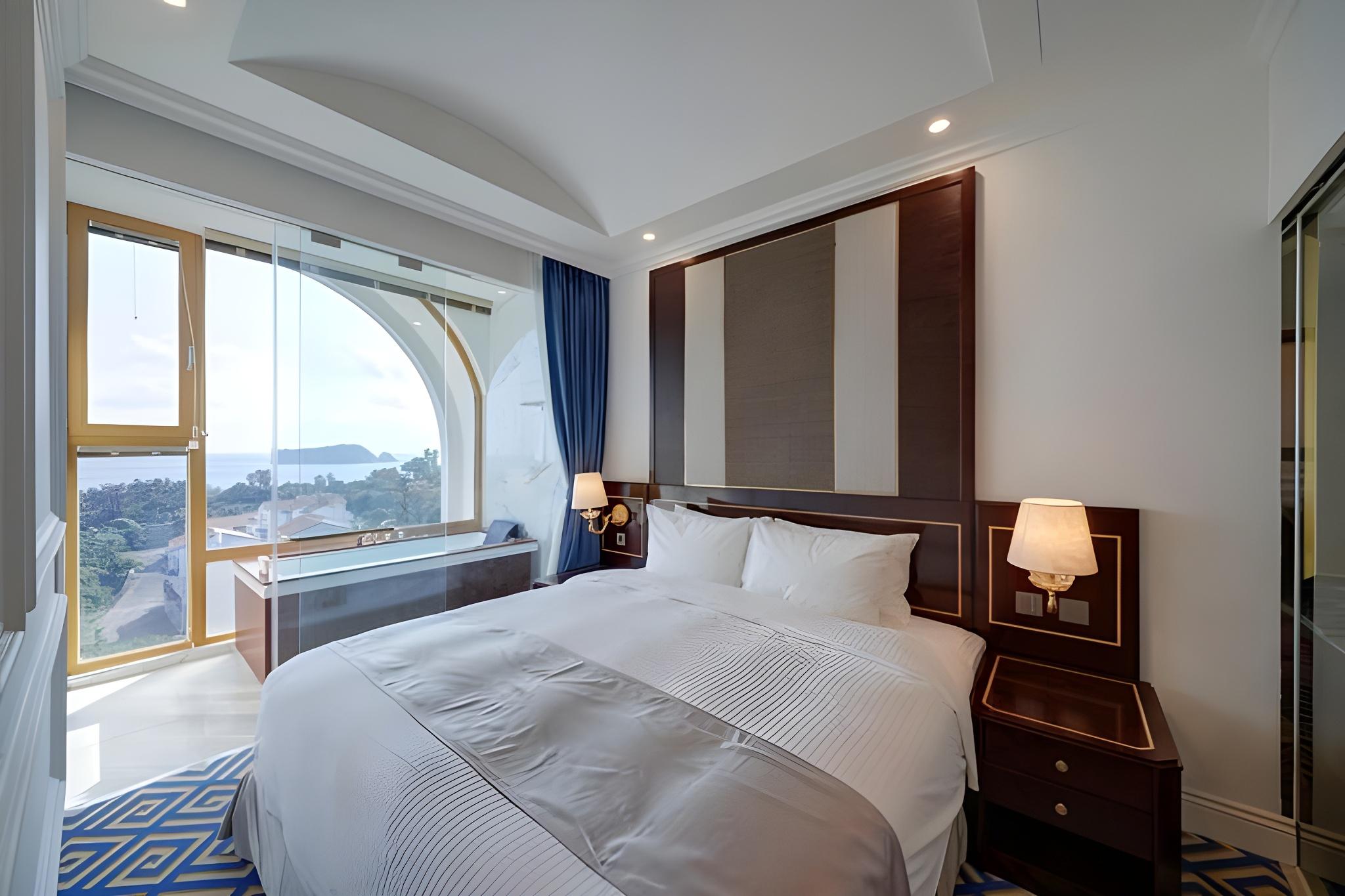 Suite, Garden View