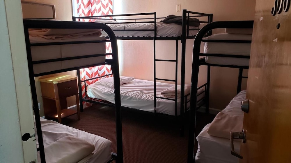 European Hostel 18/51