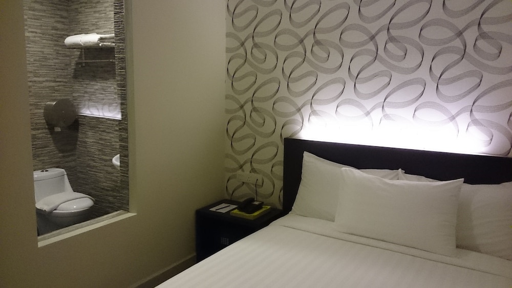 IZUMI HOTEL BUKIT BINTANG 12/52