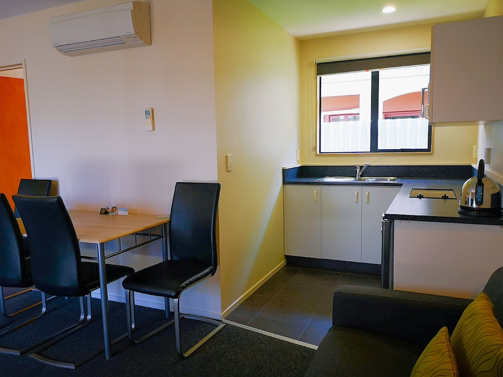 Aston Court Motel Blenheim 32/39