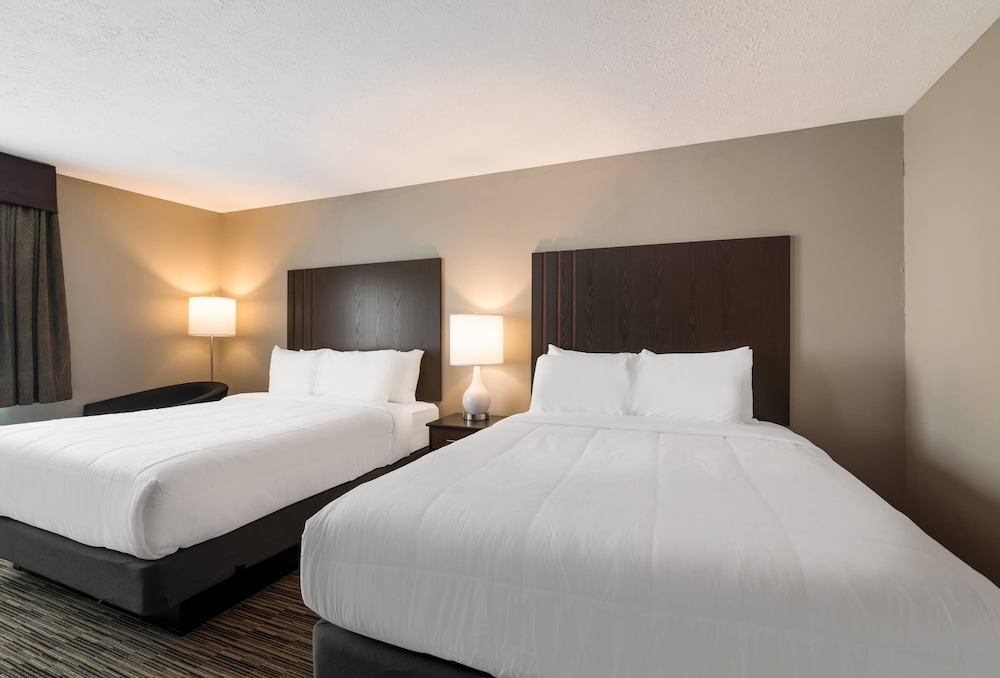 غرفة قياسية بسريرين كوين، Quality Inn & Suites South Portland, ME 6/10