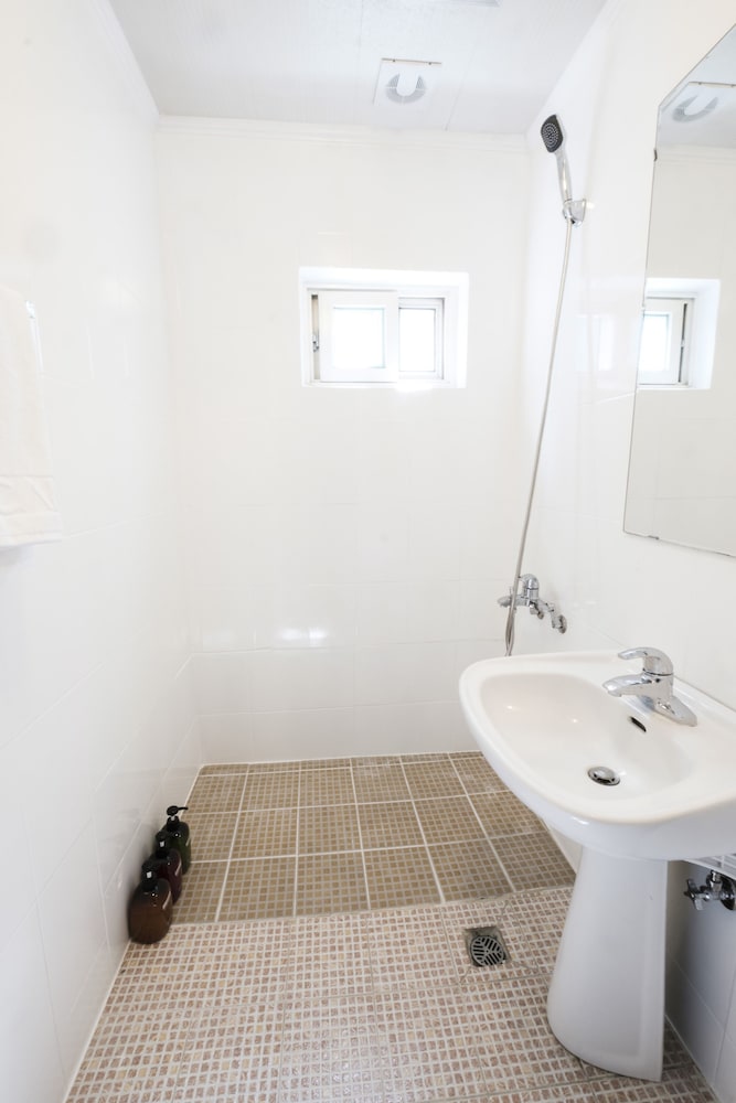 Canvas Hostel 14/54