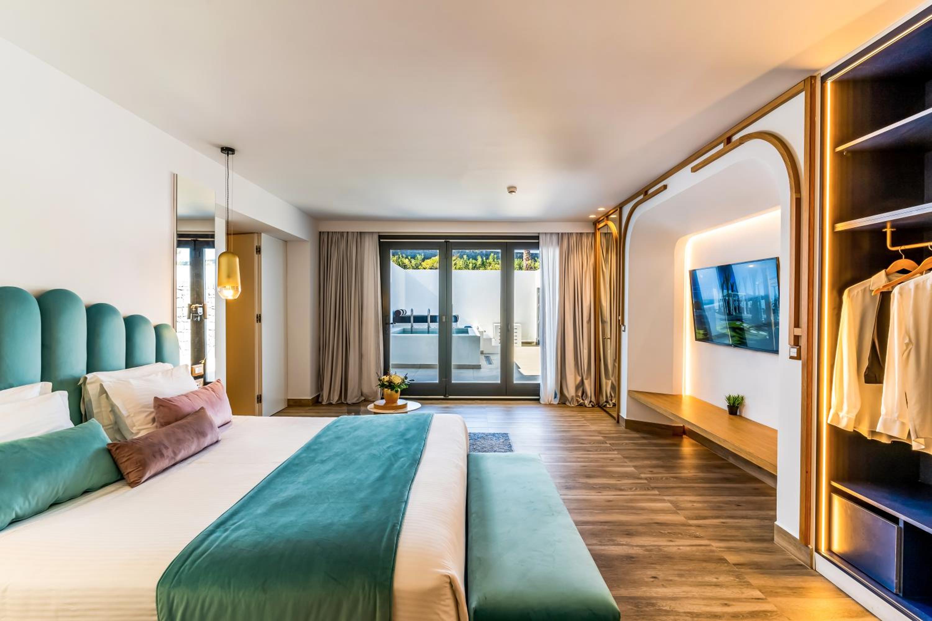 Inner, Senior, Suite, Courtyard View, Plunge Pool