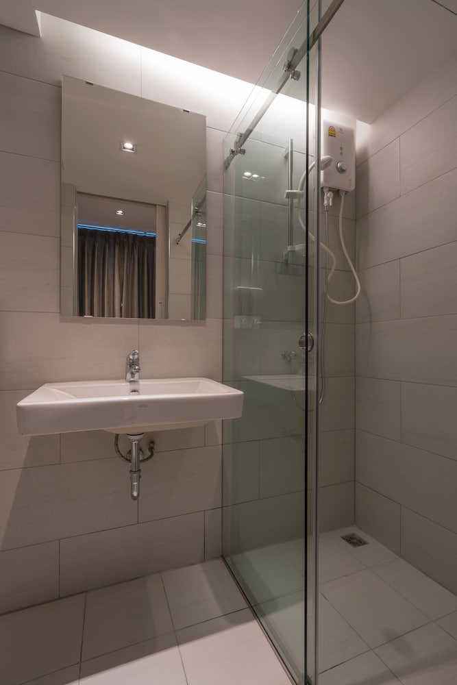Sleepbox Sukhumvit 22 62/62