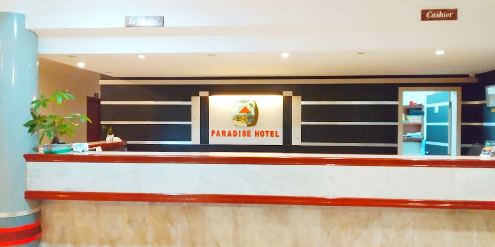 Paradise Hotel 9/39