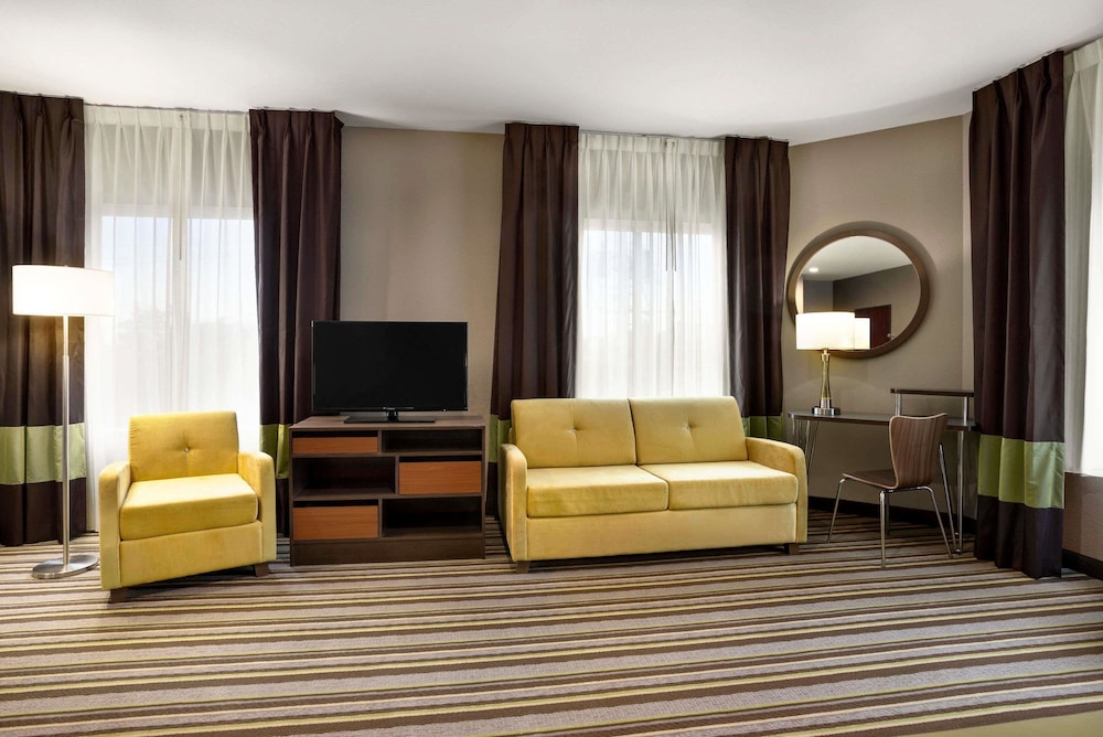 Super 8 by Wyndham Hershey Chocolate Avenue 15/23