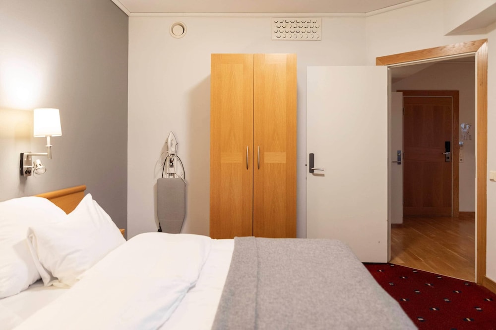 Suite, Double Bed, Sofa, Balcony